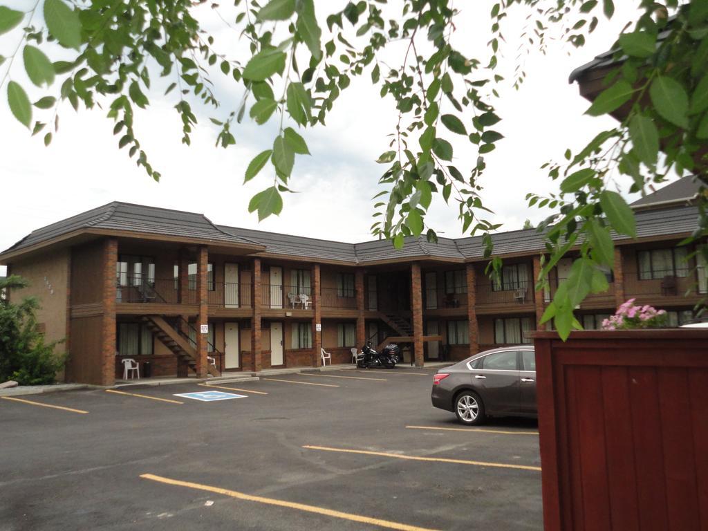 North Pointe Inn And Suites Келоуна Экстерьер фото