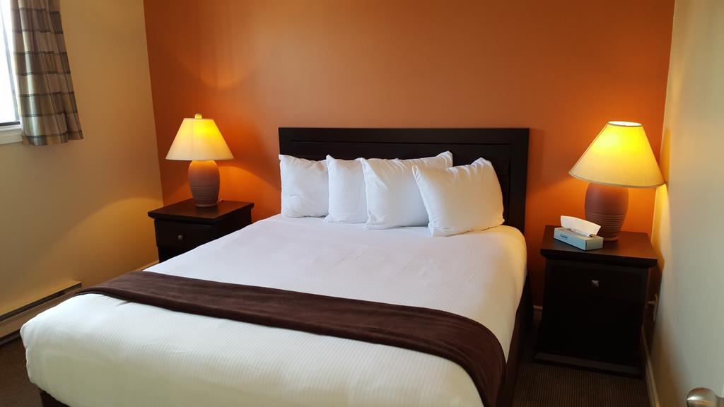 North Pointe Inn And Suites Келоуна Экстерьер фото