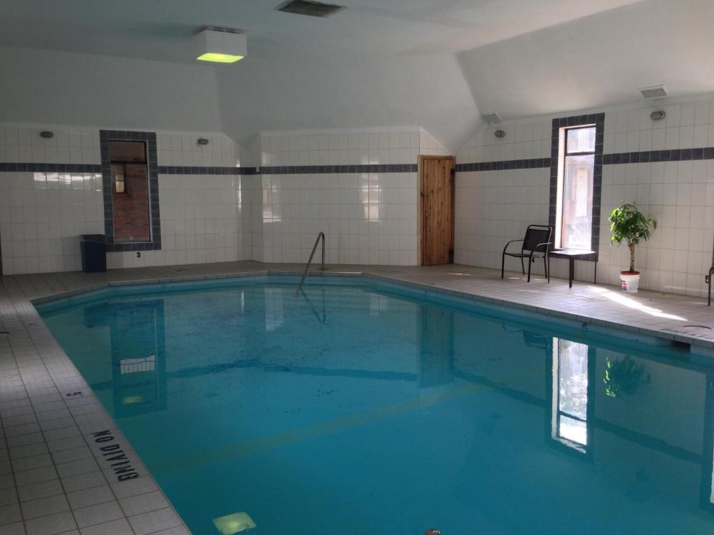 North Pointe Inn And Suites Келоуна Экстерьер фото